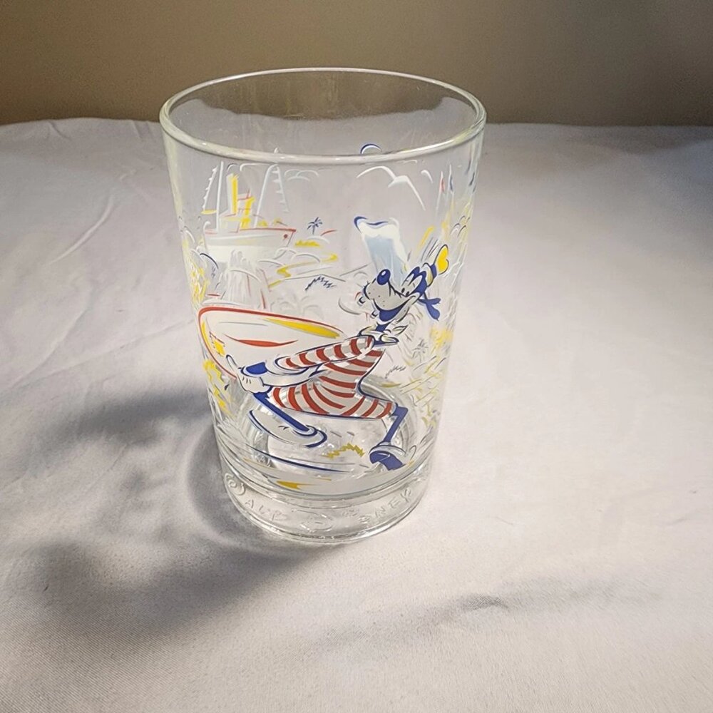 Walt Disney World Remember the Magic 25th anniversary glass Goofy